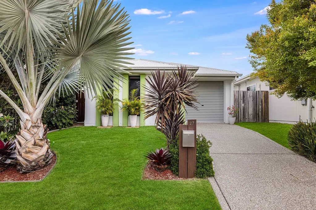 27 Banks Crescent, Baringa, QLD 4551