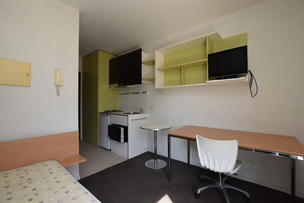 Perfect Location in Carlton - Student Only