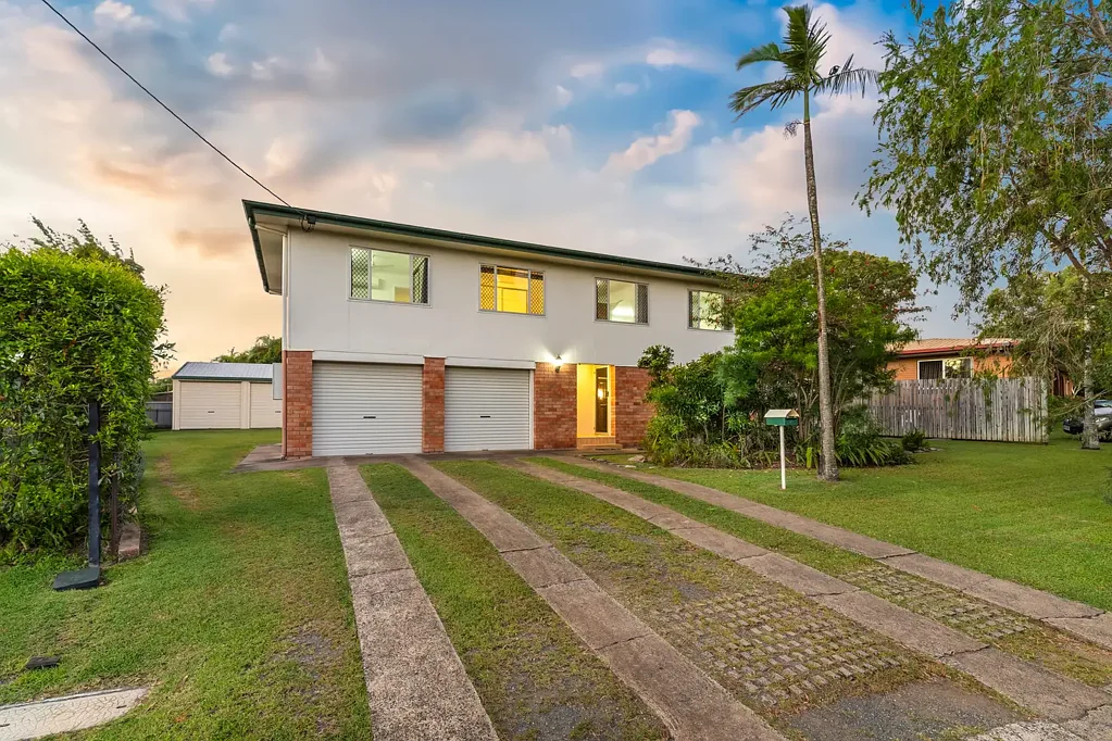 4 Stenlake Avenue, Kawana, QLD 4701