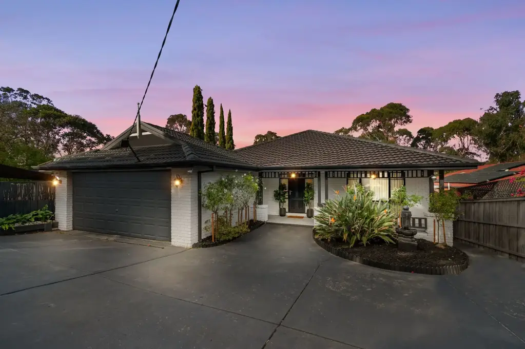 Balwyn North 5房 体验现代生活的巅峰  豪华家庭住宅  烹饪大师作品  多功能生活区  安全和便利  Balwyn North生活方式 Discover the perfect fusion of modern luxury and family comfort