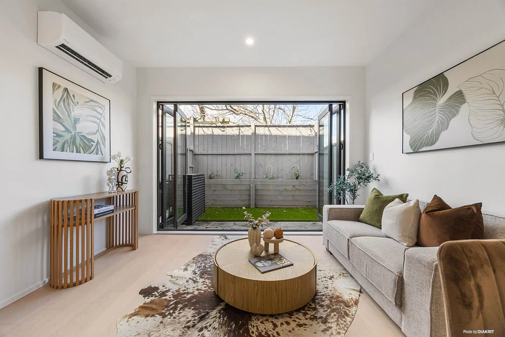 Mount Albert 2 Slaapkamer Final Units - MUST SELL!