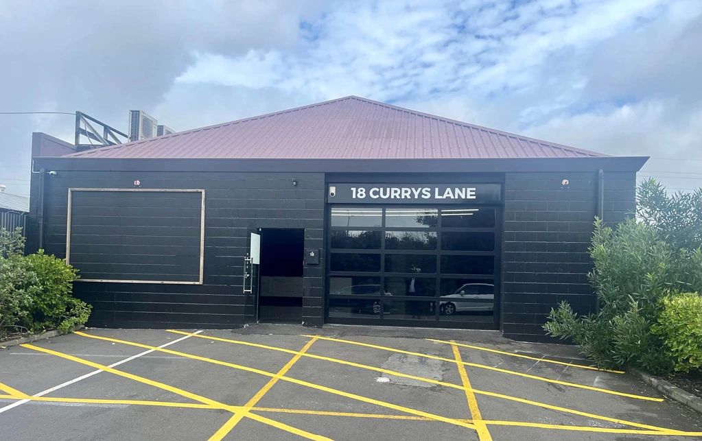 Wairau Valley VERSATILE COMBINATION OF SHOWROOM AND OFFICE