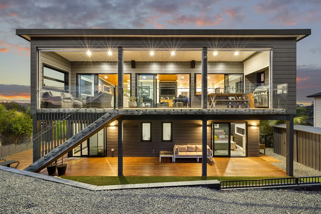 Arkles Bay 5房  Aluminium Clad Executive Home