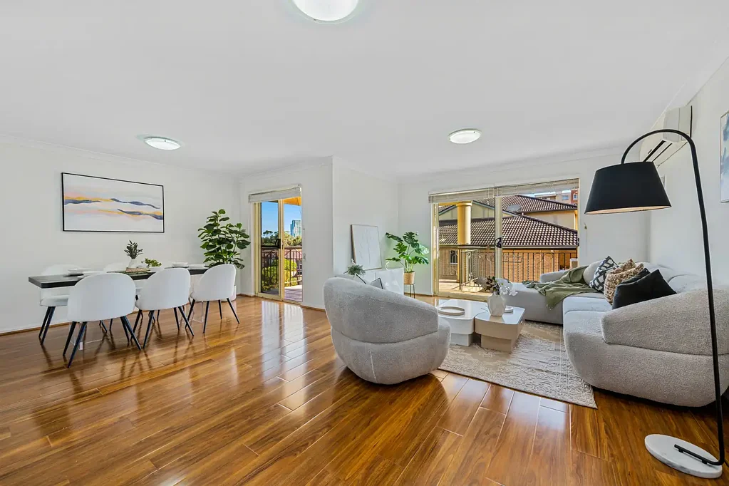Liberty Grove 3部屋 Spacious 3-Bedroom Apartment with Rare Double Garage & Resort-Style Living