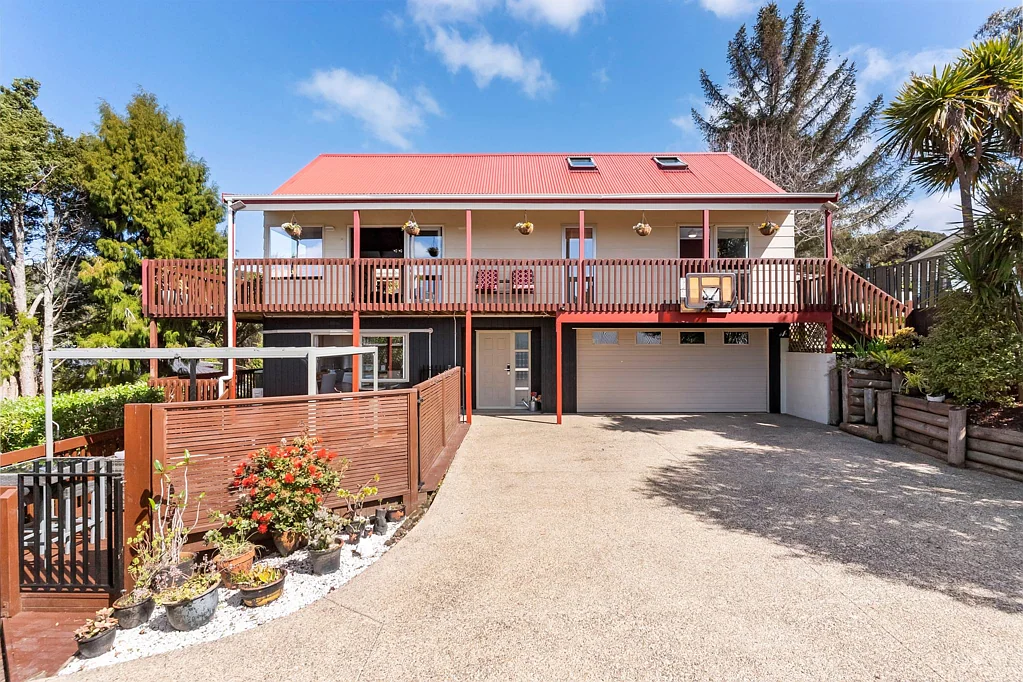 14 Longfellow Parade, Glen Eden, Waitakere City, Auckland
