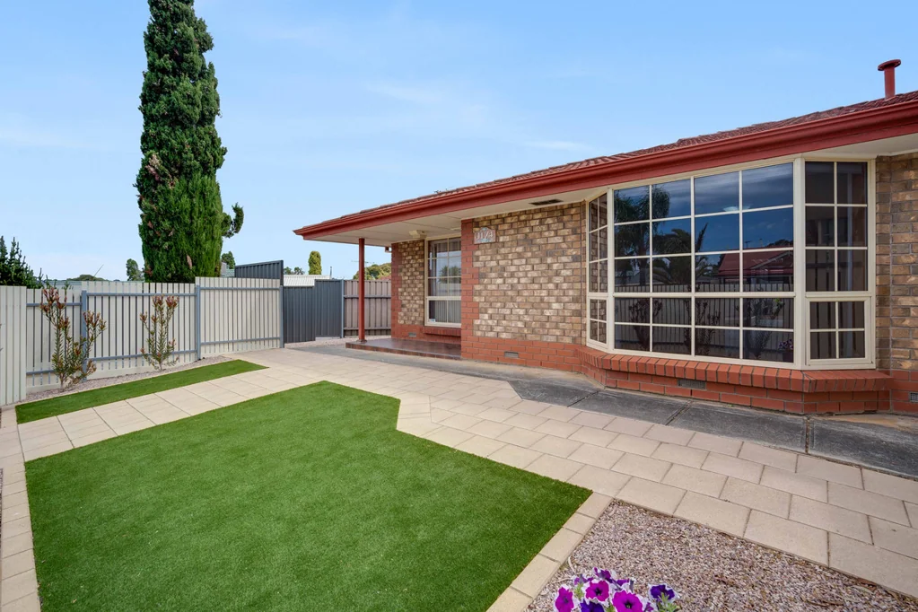 1/4 Whitmore Street, Redwood Park, SA 5097