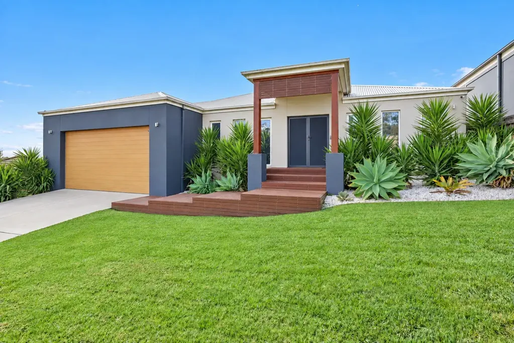 Traralgon 4Phòng ngủ A Standout Home in a Sought-After Location