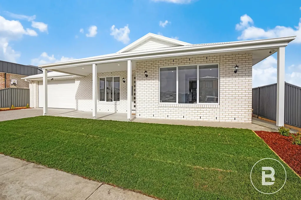 Lucas 5침실 BRAND NEW FIVE-BEDROOM, MULTI GENERATIONAL HOME WITH THREE LIVING SPACES