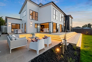 19A Cliff View Drive, Green Bay, Waitakere City