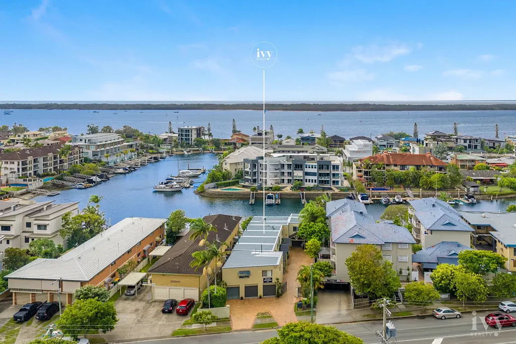 4/79 Bayview Street, Runaway Bay, QLD 4216