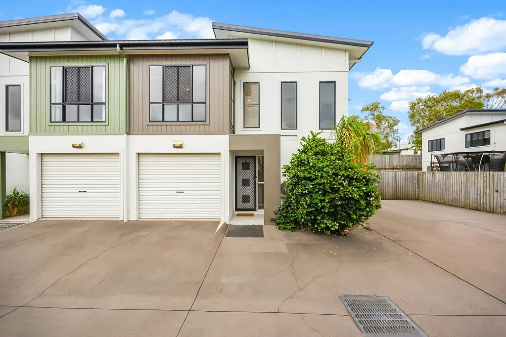 South Gladstone 3कमरा Modern Unit with Pool & Side Backyard Access