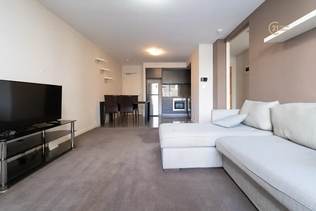 LOCATION LOCATION LOCATION !!!!@700 per week