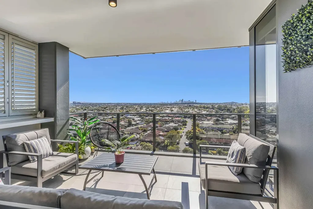 Burleigh Waters 3 Slaapkamer Luxury Living with Panoramic Views in the Heart of Burleigh Waters !!