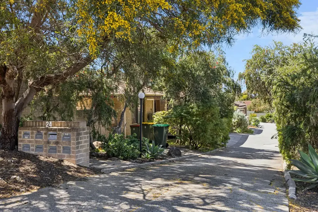Yokine 2Moenga UNDER OFFER!!!