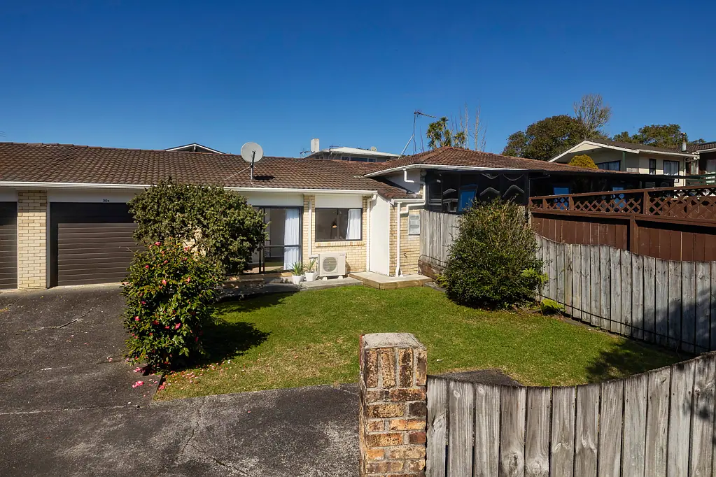 2/30 Trojan Crescent, New Lynn, Waitakere City, Auckland