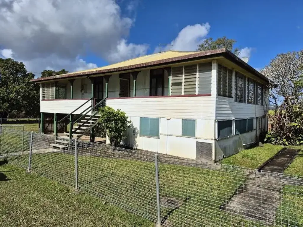 South Murwillumbah 2 Bedroom Large Allotment with Town Water and Sewerage