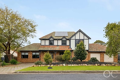 Blackwood 5房  Open the Door to Prestigious Hillside Living