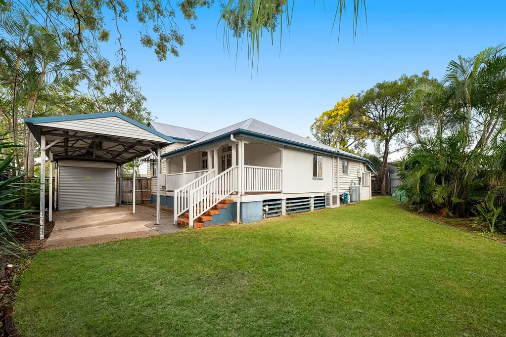 Sunnybank 3Phòng ngủ Crowd-pleasing credentials – Soul-filled interiors, smart updates & serious space for toys