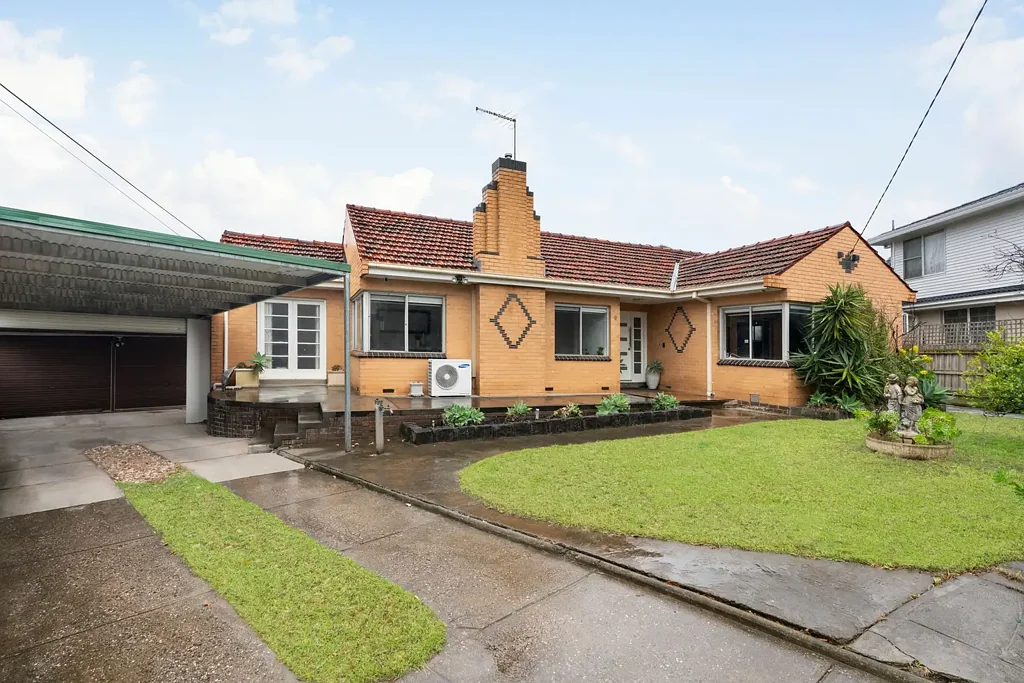 8 Mountbatten Court, Reservoir, VIC 3073