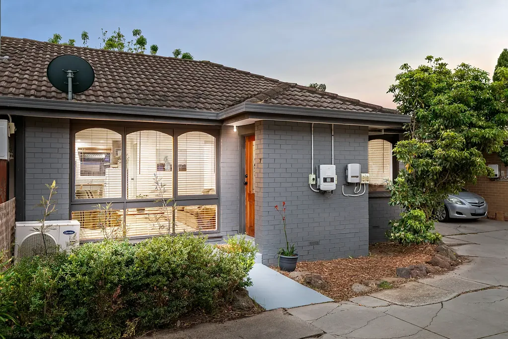 Fawkner 2房  Stylish Home Living with a North-Facing Alfresco