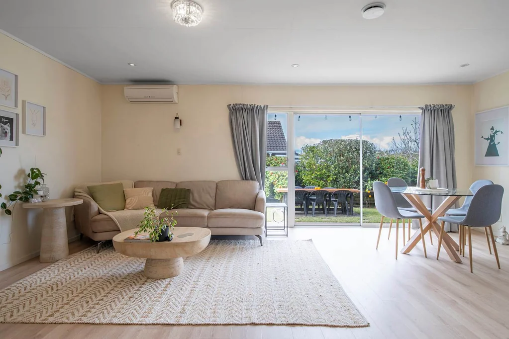 1/957a Beach Road, Torbay, North Shore City, Auckland