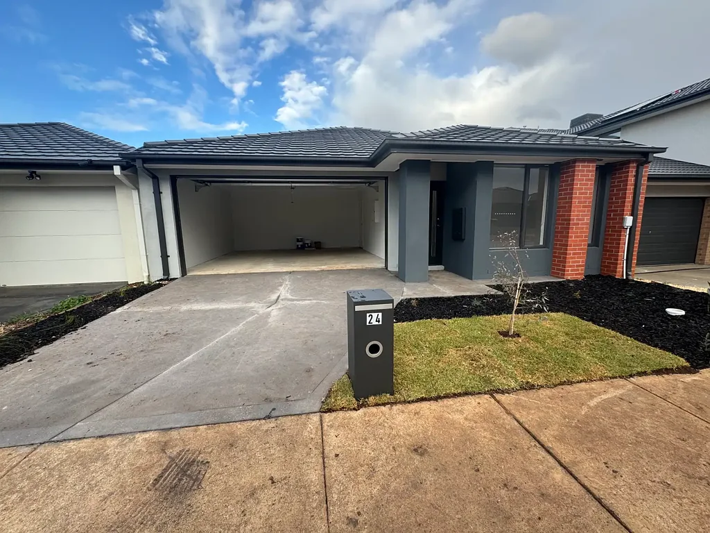 Brand New Home in Popular Mt Atkinson Estate, Truganina - 3 bedrooms 2 bathroom
