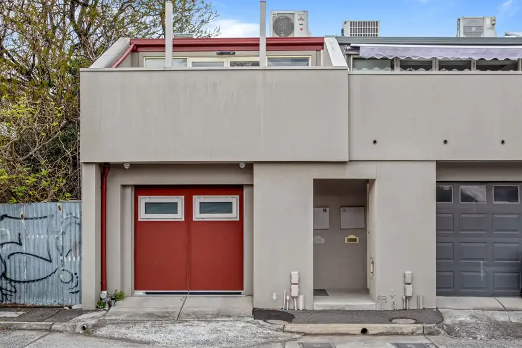 Brunswick 2 Bedroom Inner City Home, Lifestyle-A-Plenty!