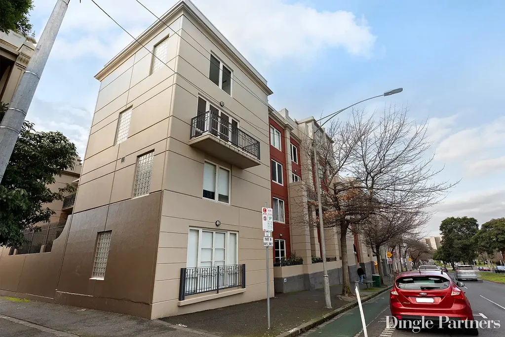 East Melbourne 2 Bedroom Bathed in Natural Light
