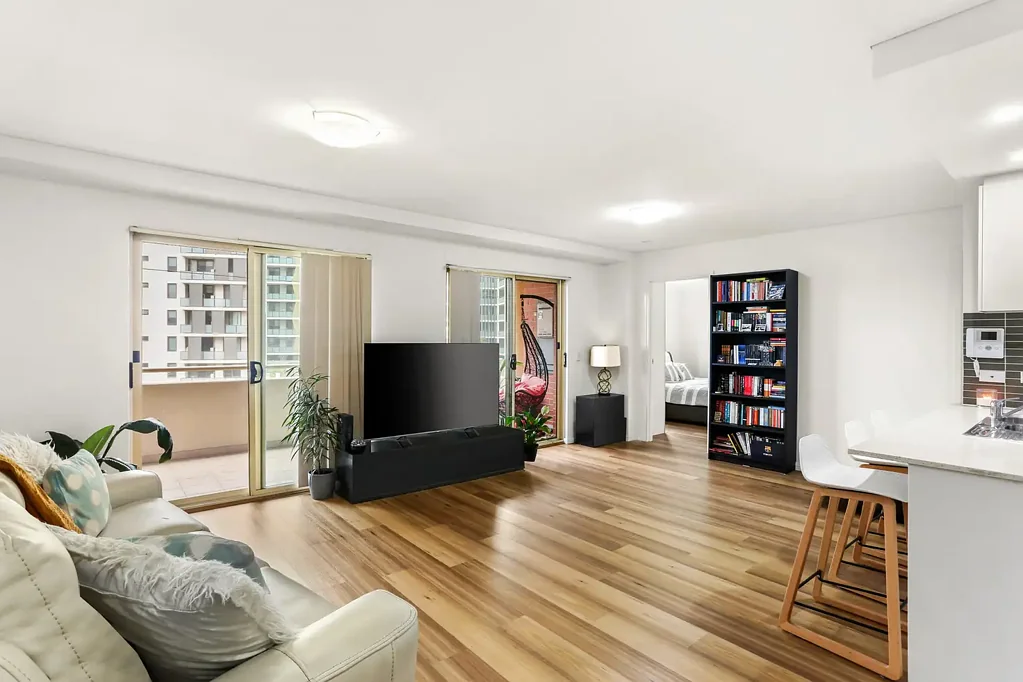 Modern apartment with a leafy northly vista
