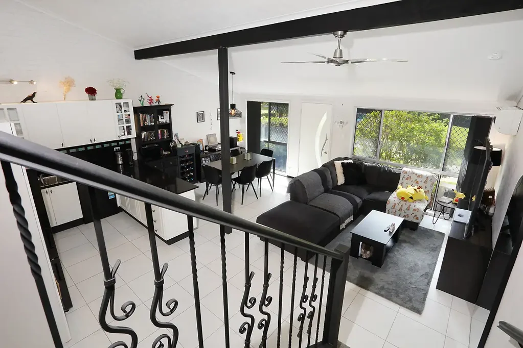 Nerang 2Kwarto Unique Renovated Townhouse - Super Low Body Corp !!!