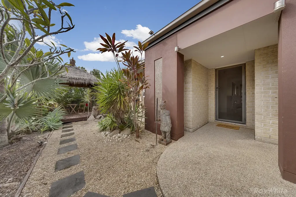 New Auckland 4ห้องนอน STYLISH EXECUTIVE HOME… PRIVATE OASIS…