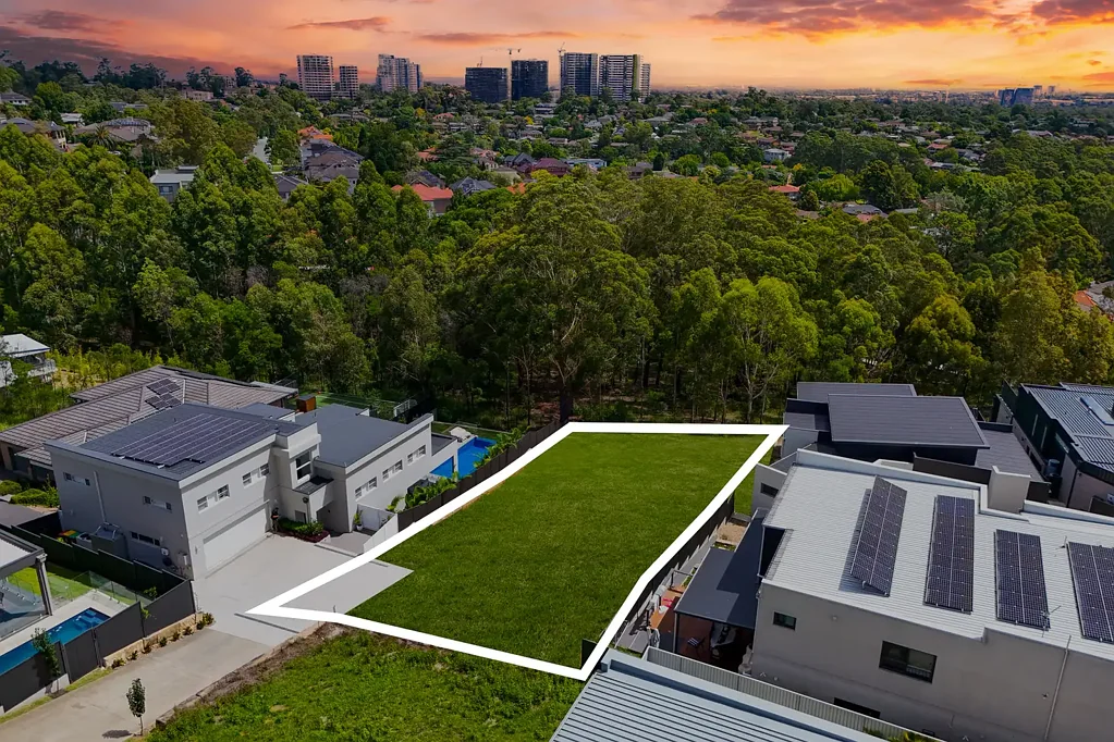 Castle Hill Exquisite Parcel In Exclusive Neighbourhood