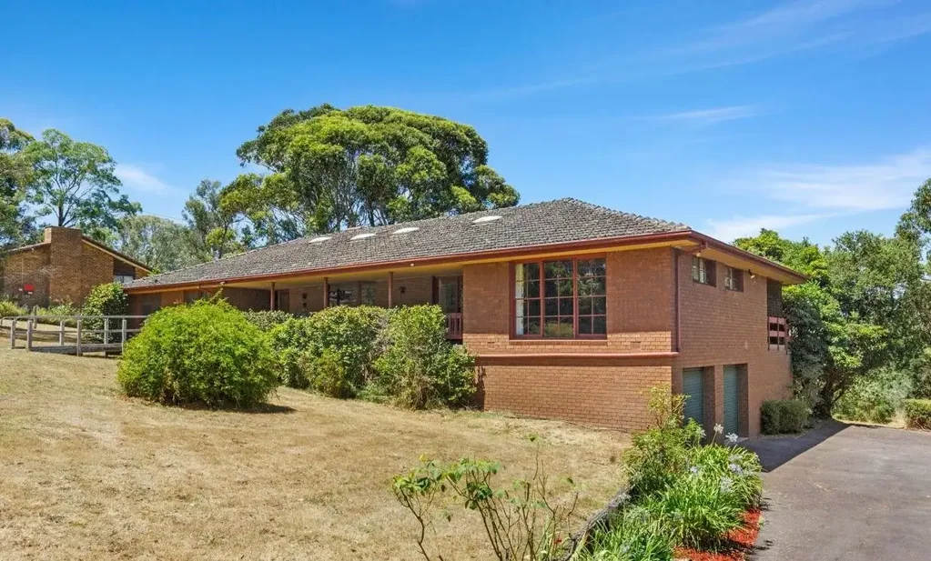 Country living on the edge of town - **APPLY FOR THIS PROPERTY NOW**