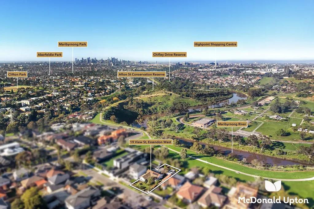 Essendon West 4房 View Street空白画布 地块罕见 城市景观 双层可建 自然步道 咖啡馆学校 通道Lily Reserve One-Off Chance for a City-Viewing Dream Home (STCA)