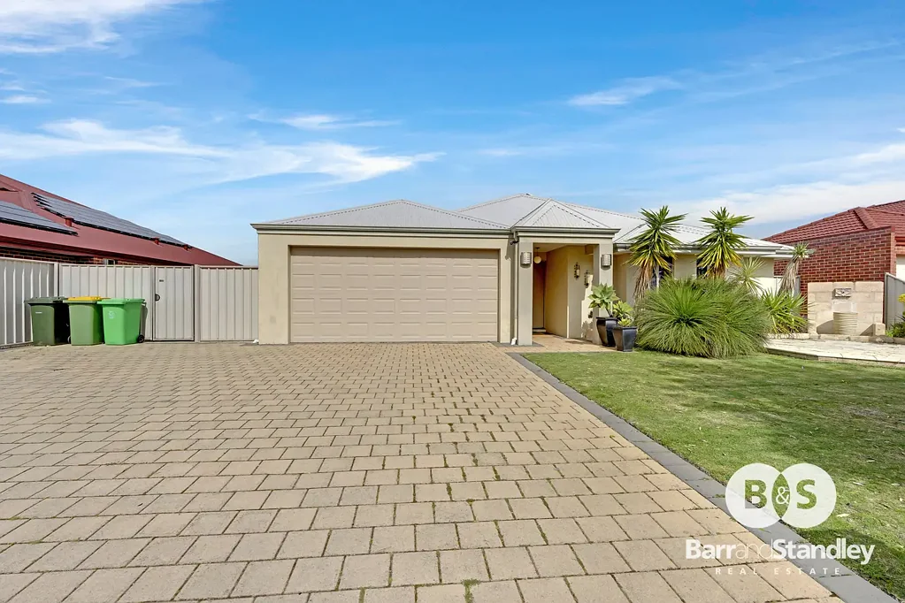 Australind 4 Bedroom PRIME LOCATION • SIDE ACCESS