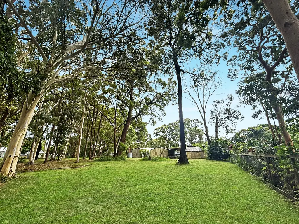 Macleay Island Unique Opportunity: Three Titles, One Spectacular Offering on Macleay Island