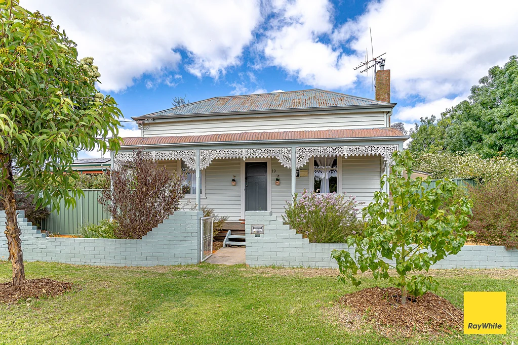 19 Hall Street, Eaglehawk, VIC 3556