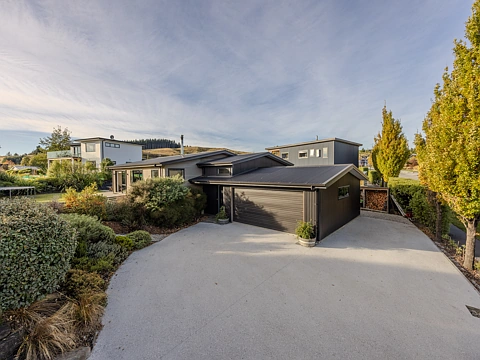 Wanaka 3房  Private, Elevated & Family-Friendly