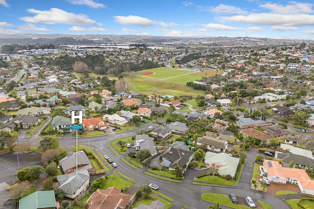 2/3 Jacanas Place, Unsworth Heights, North Shore City, Auckland
