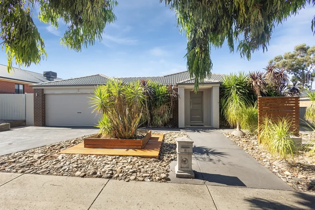 8 Huntingdale Avenue, Eaglehawk, VIC 3556