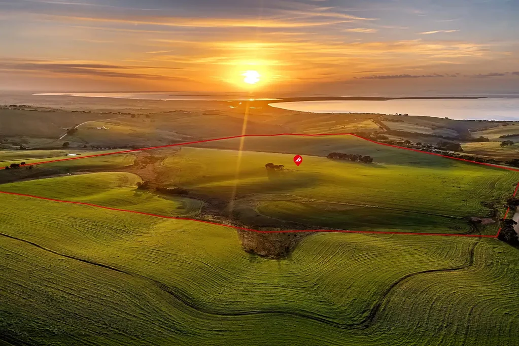 North Shields Huge Land Parcel - Rural & Water Views!