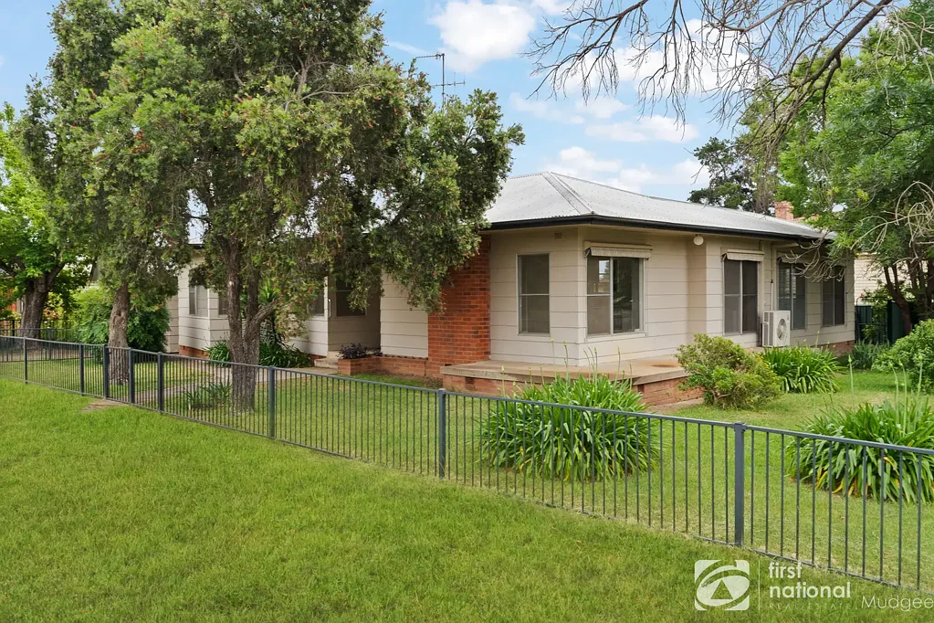 STUNNING HOME IN EAST MUDGEE