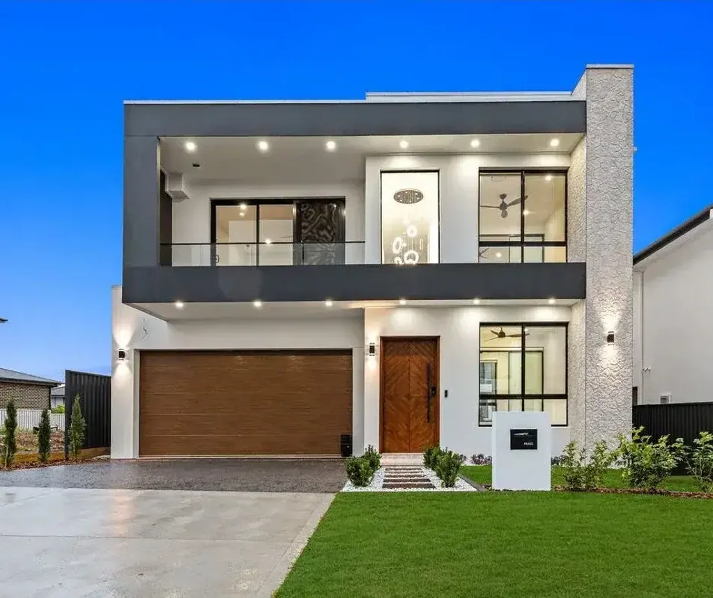Riverstone 5 Bedroom READY TO MOVE IN - Custom Built House in Riverstone