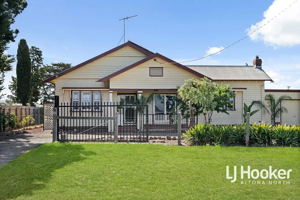 Little River  Charm and Exclusivity: 8-Acre Haven in Little River