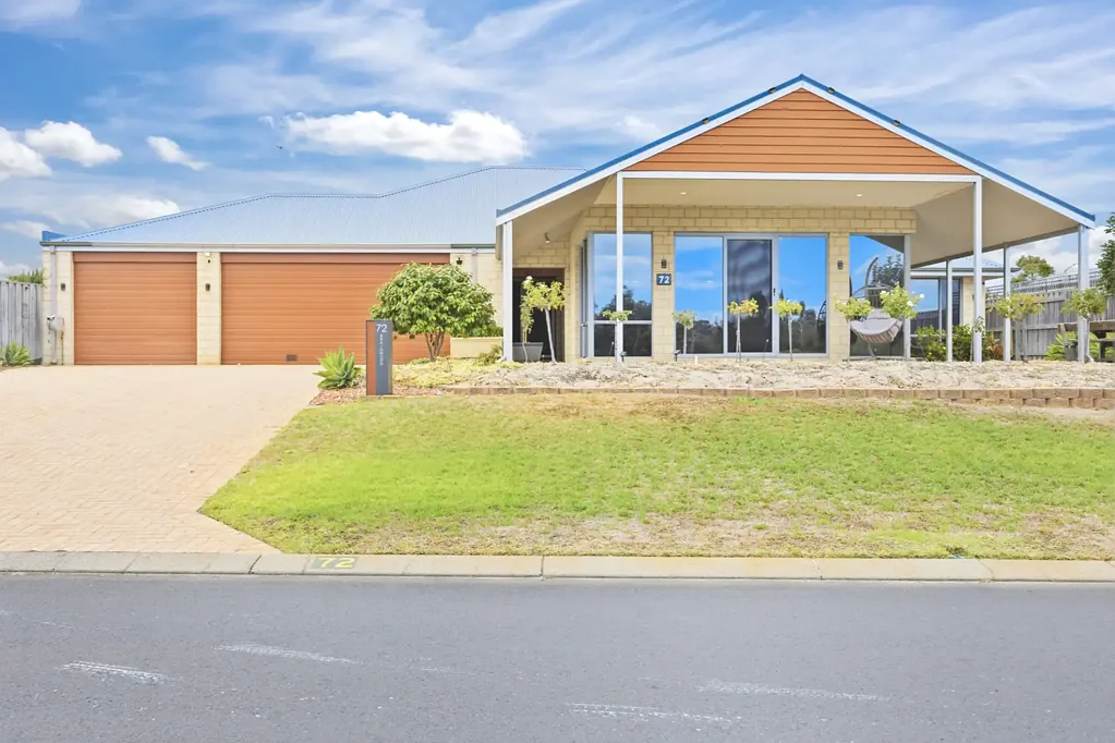Australind 5房  Room for Everyone - A Grand Family Home Overlooking Peaceful Parklands