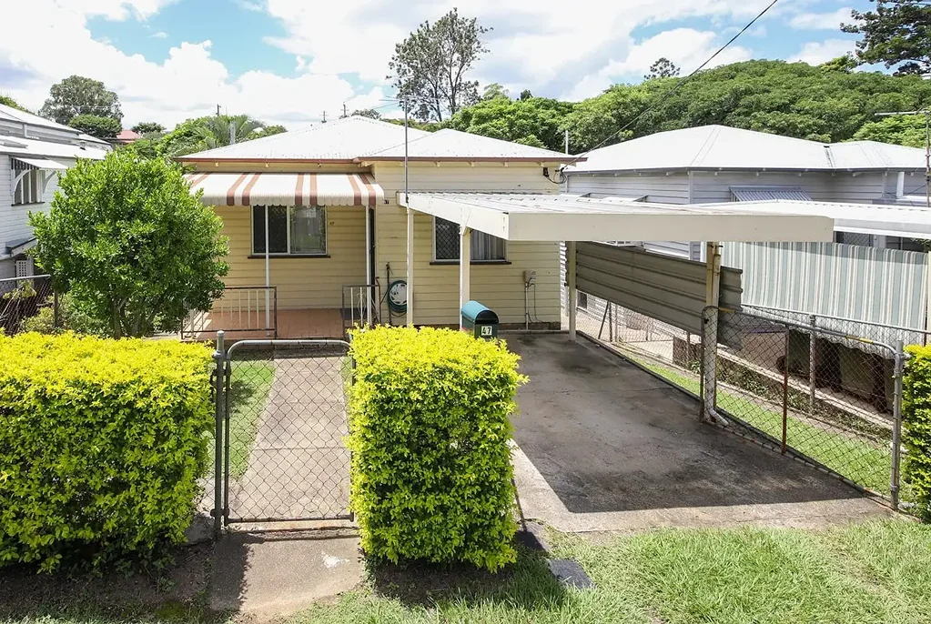 Charming 2-Bedroom House in Sought-After Wilston