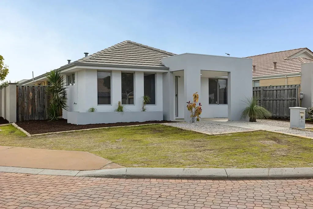 Ellenbrook 3 Slaapkamer Freshly Painted and Ready for New Owners