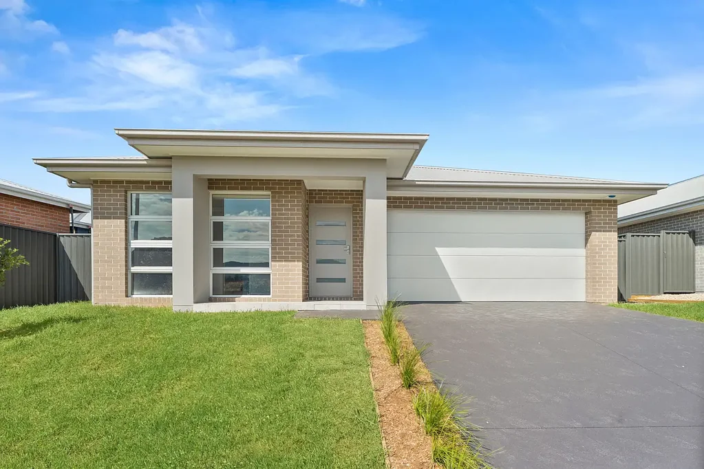 Huntley 4 Bedroom BRAND NEW JUST COMPLETE