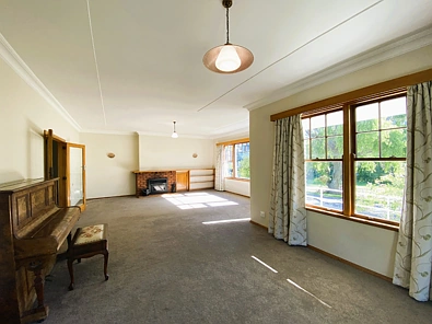 Stunning & Spacious Lansdowne Living