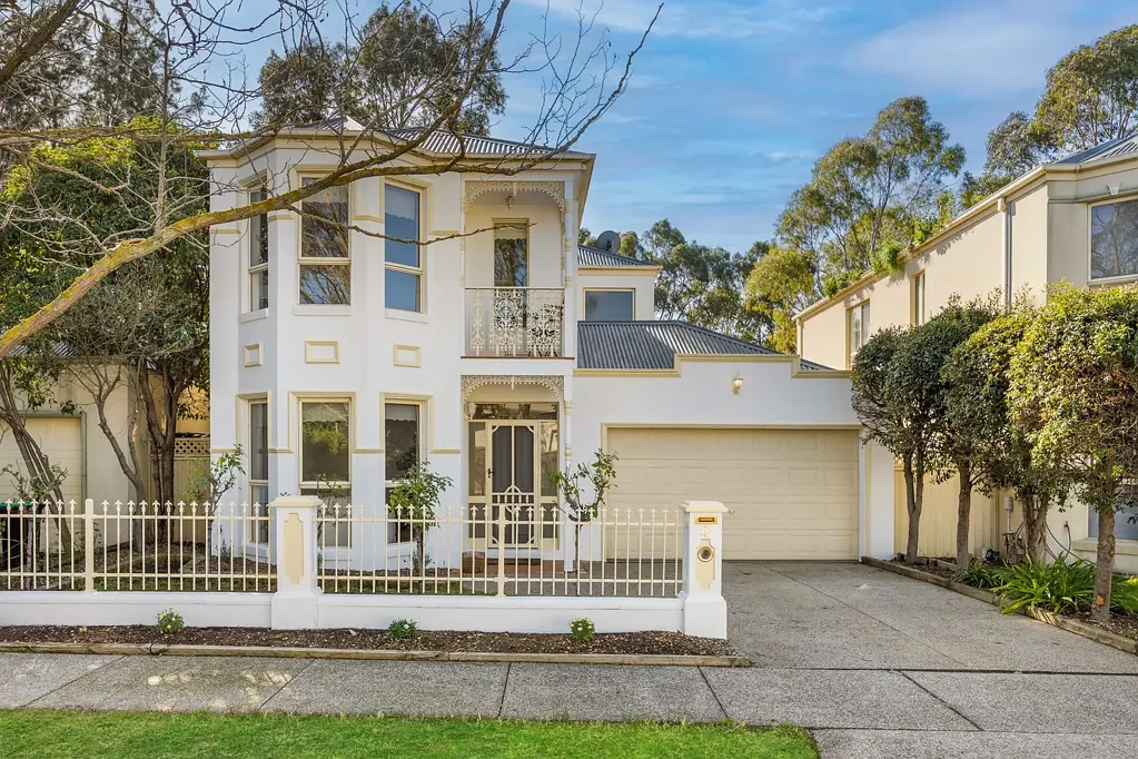 4 Learmonth Court, Caroline Springs, VIC 3023